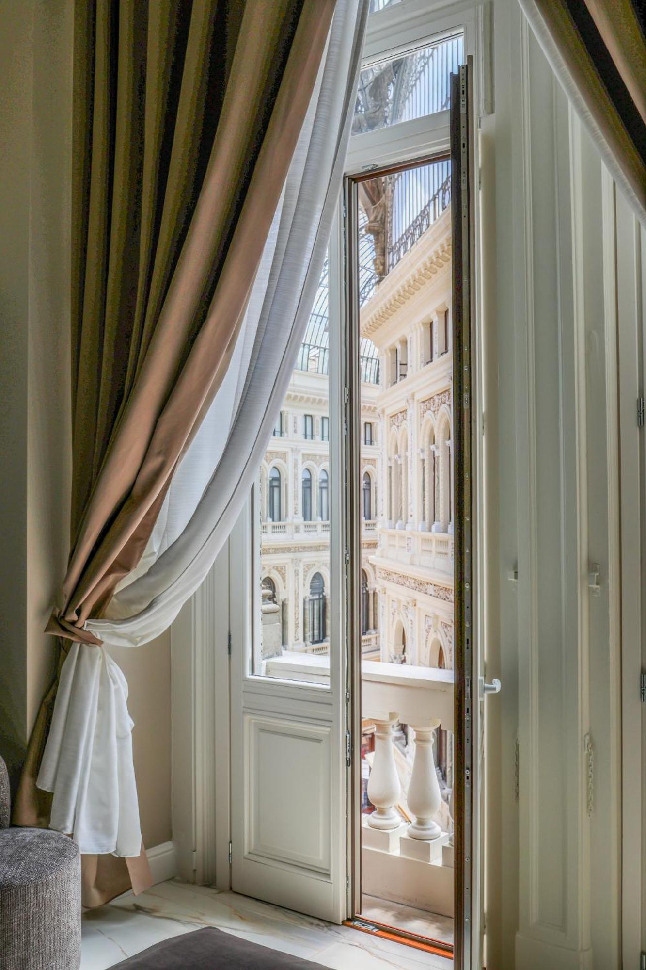 Maison San Carlo Luxury Suites Neapol Zewnętrze zdjęcie